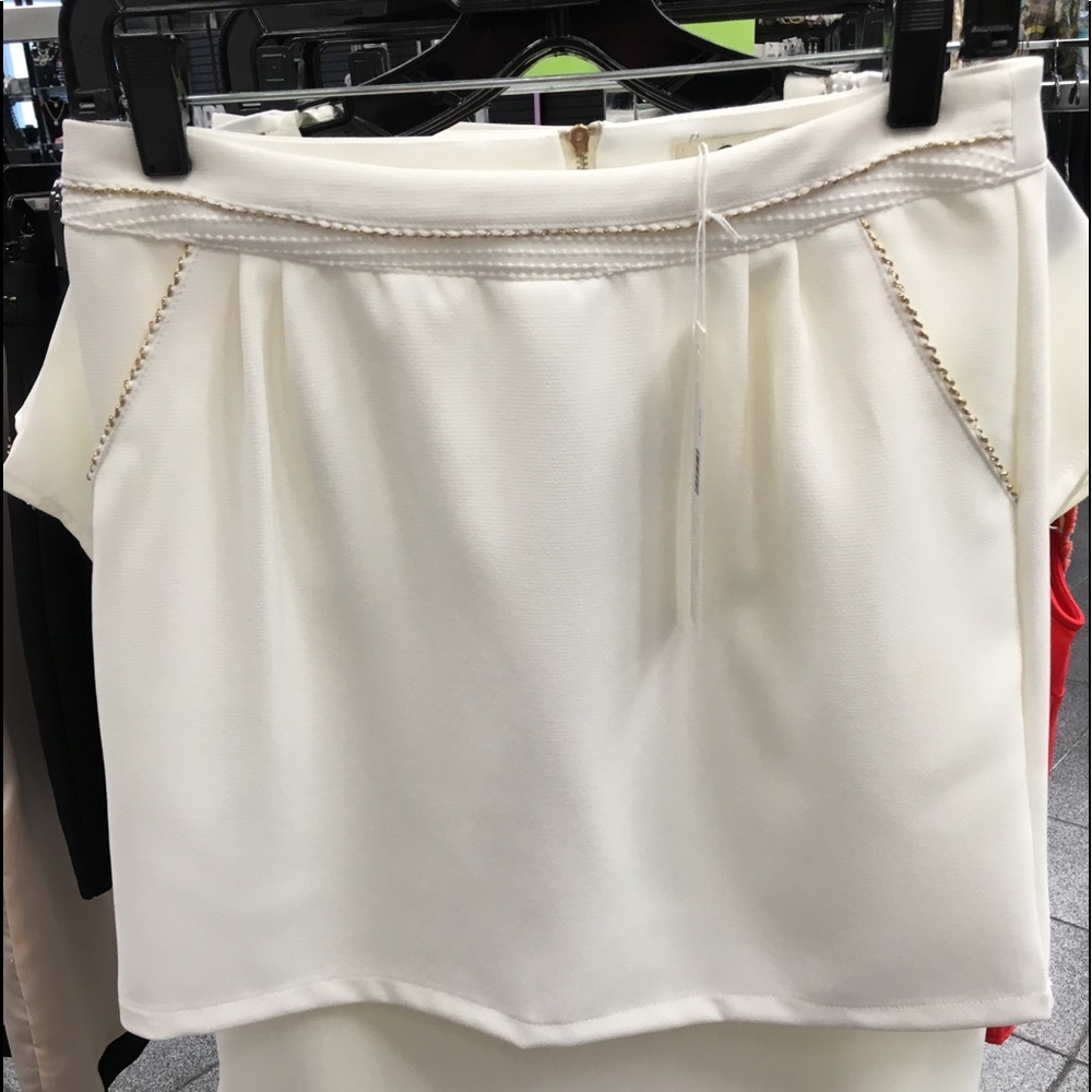 White skirt with pockets